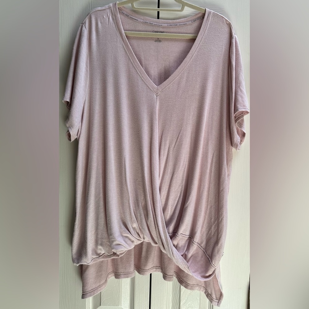 Short sleeved pink sweater